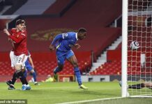 ( Sawira ) Manchester United ayaa garoonkeeda Old Trafford guul soo laabasho ah kaga gaartay kooxda Brighton & Hove Albion, kaddib markii ay kaga adkaatay 2-1,